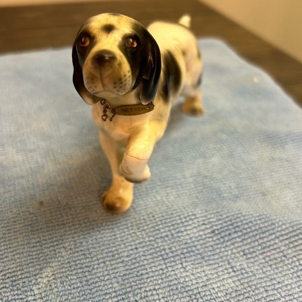 Vintage English Setter figurine marked Japan collar on